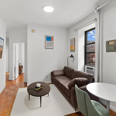 89-3Fs Newly Furnished 2Br 1Bath Ues Apartment